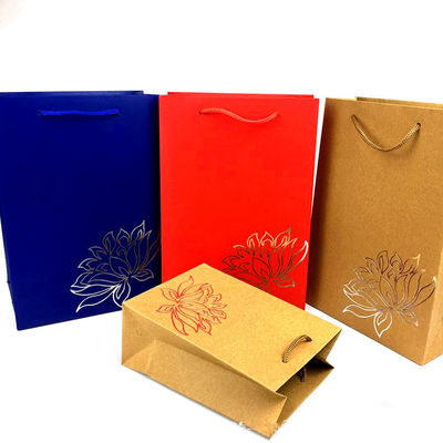 Eco Friendly Kraft giấy mua sắm túi Logo in cho cửa hàng / siêu thị