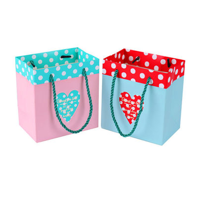 Hộp đóng gói giấy lớp phủ mờ có cấu trúc gấp và khay bên trong bọt lý tưởng cho việc trình bày sản phẩm an toàn